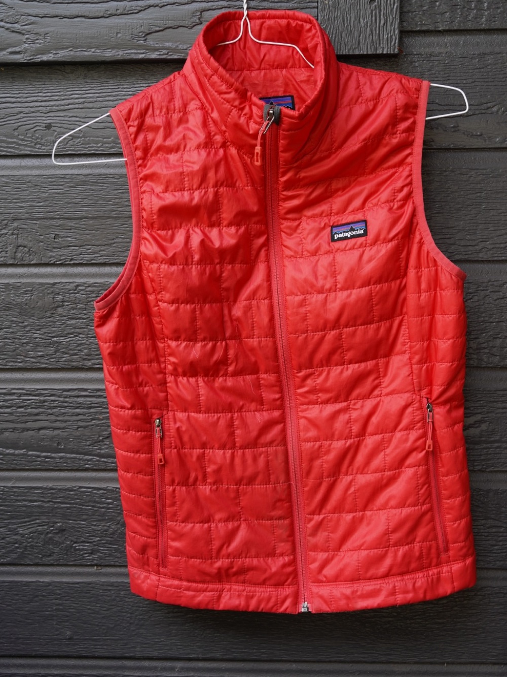 Patagonia Nano Puff Vest Women Small Red Quilted PrimaLoft Full Zip Outdoor Hike